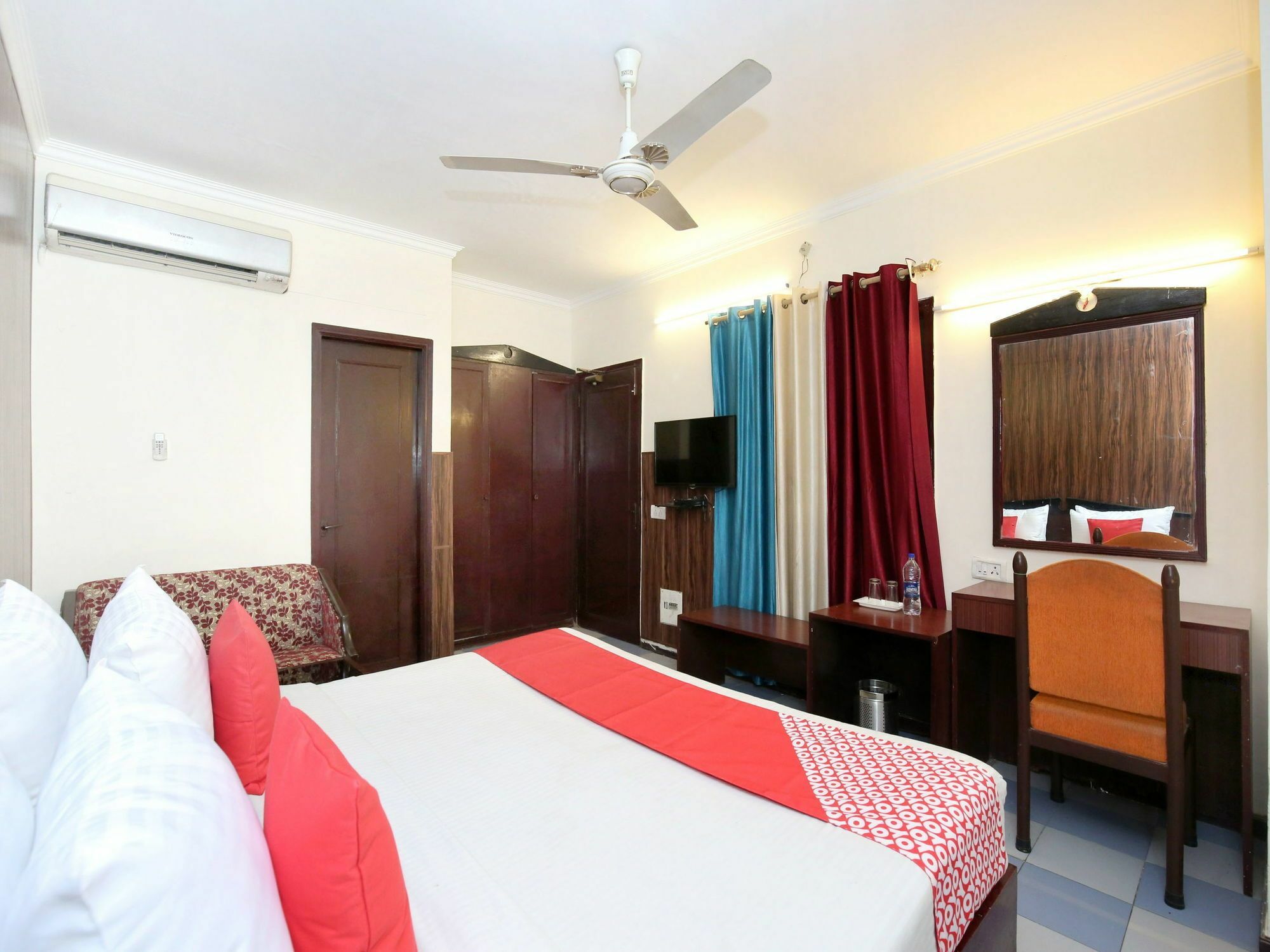 Hotel Oscar Regency Panchkula Exterior foto
