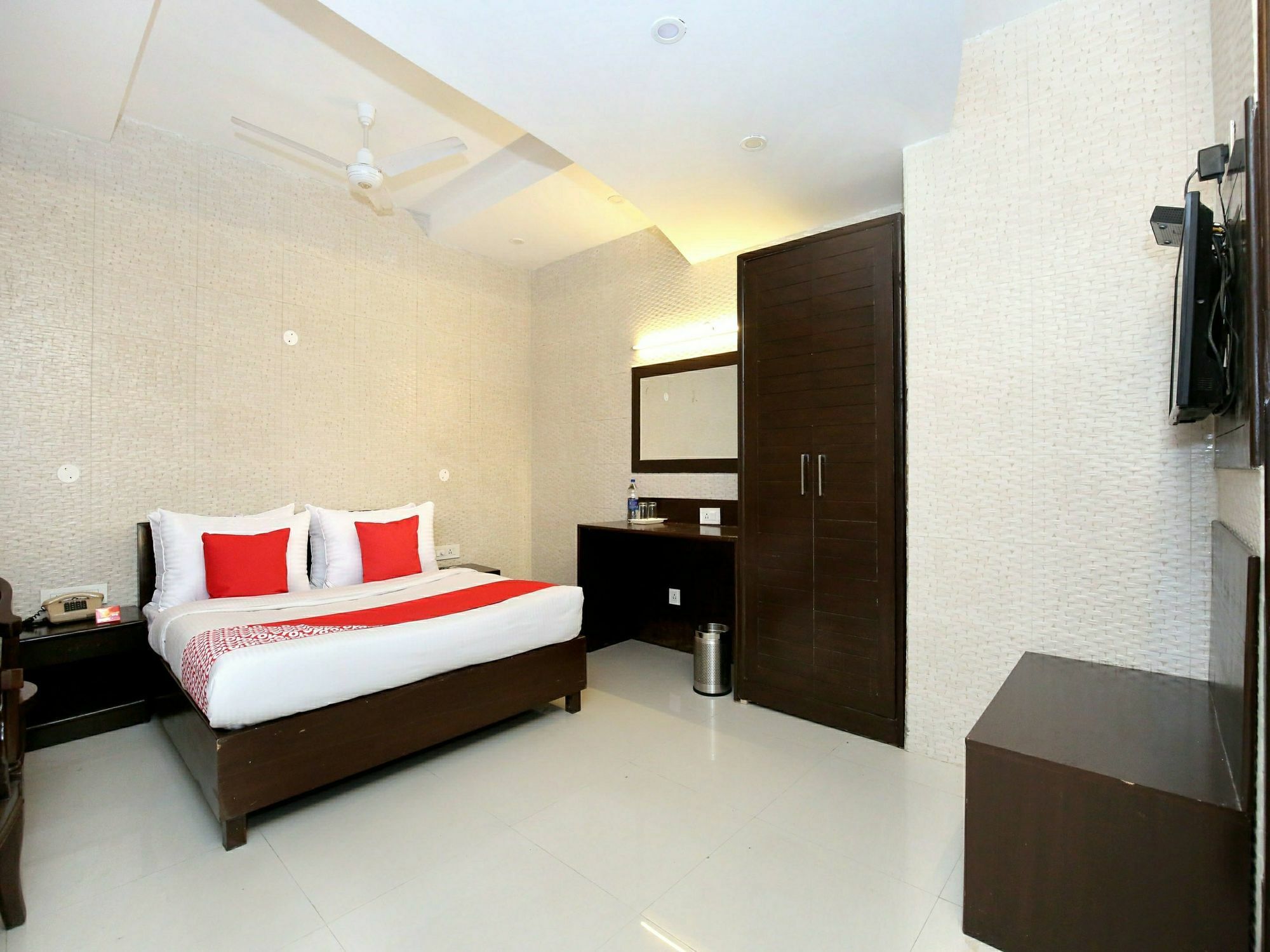 Hotel Oscar Regency Panchkula Exterior foto