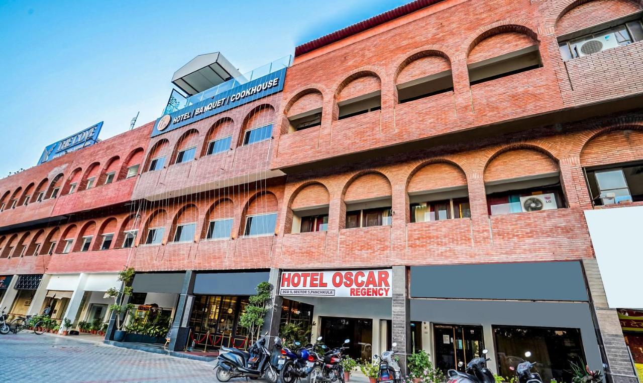 Hotel Oscar Regency Panchkula Exterior foto